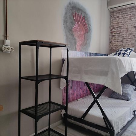 Hostal Hispalense Мадрид Екстериор снимка