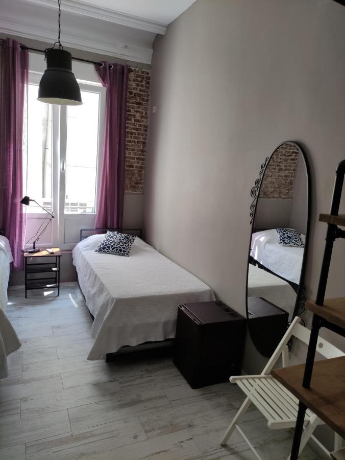 Hostal Hispalense Мадрид Екстериор снимка