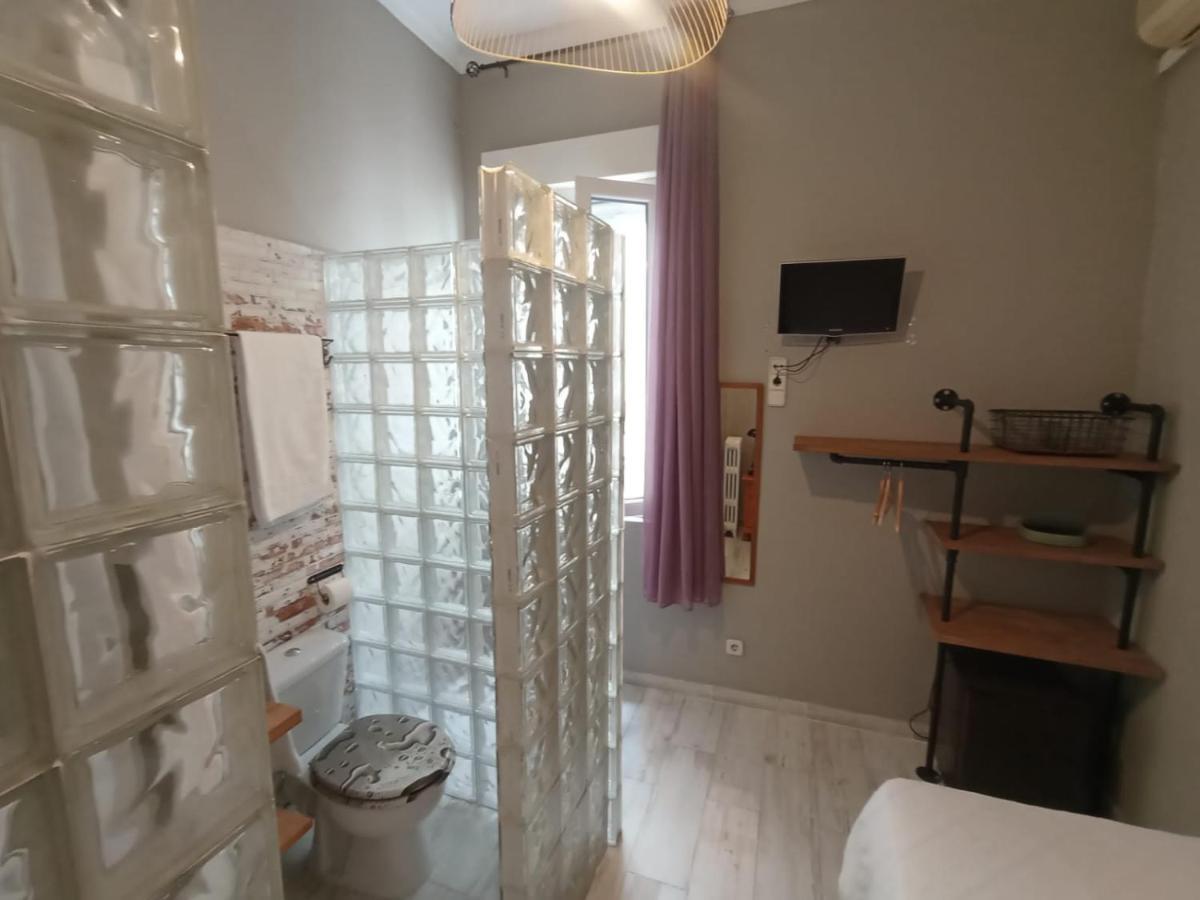 Hostal Hispalense Мадрид Екстериор снимка
