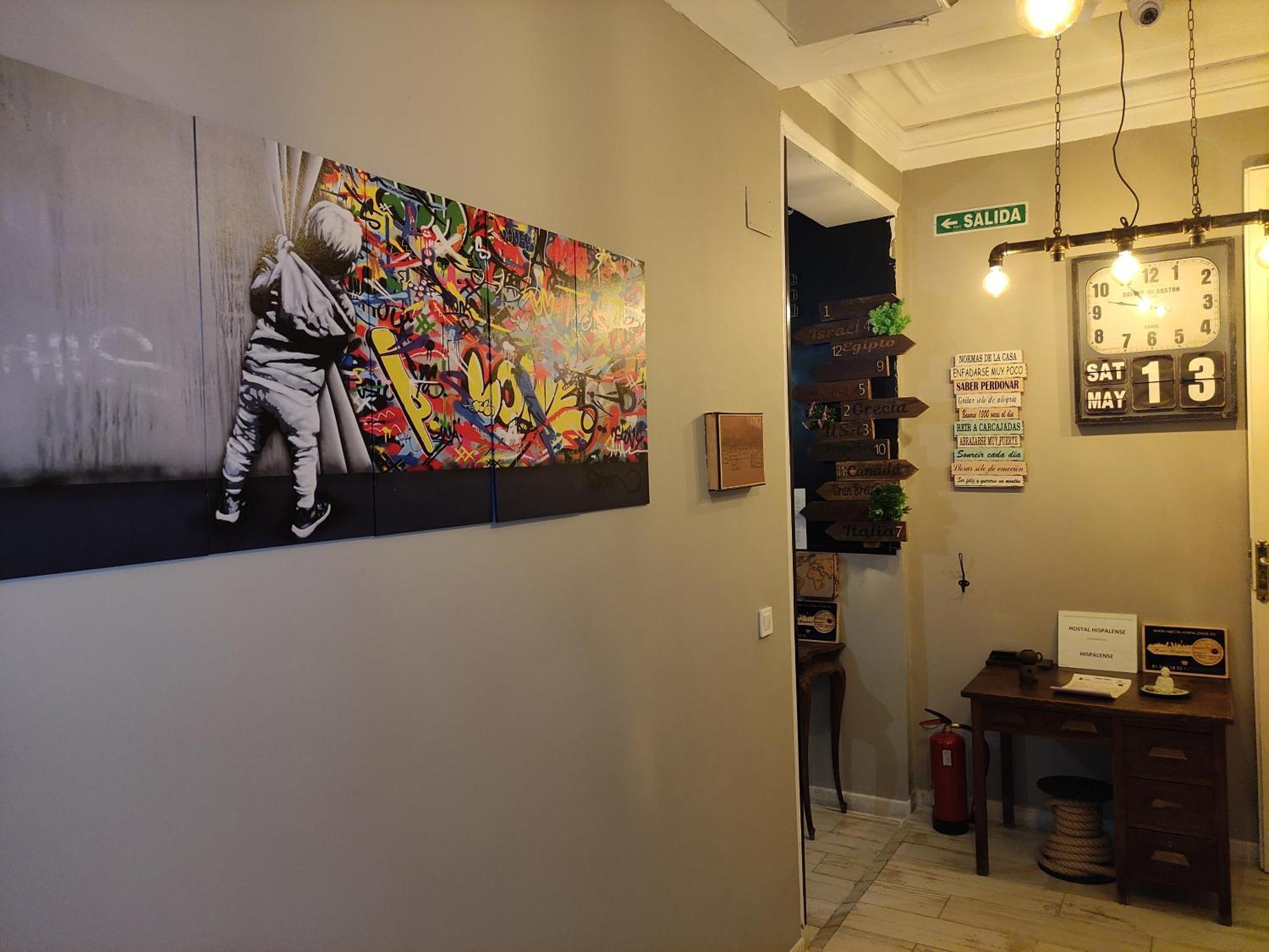 Hostal Hispalense Мадрид Екстериор снимка
