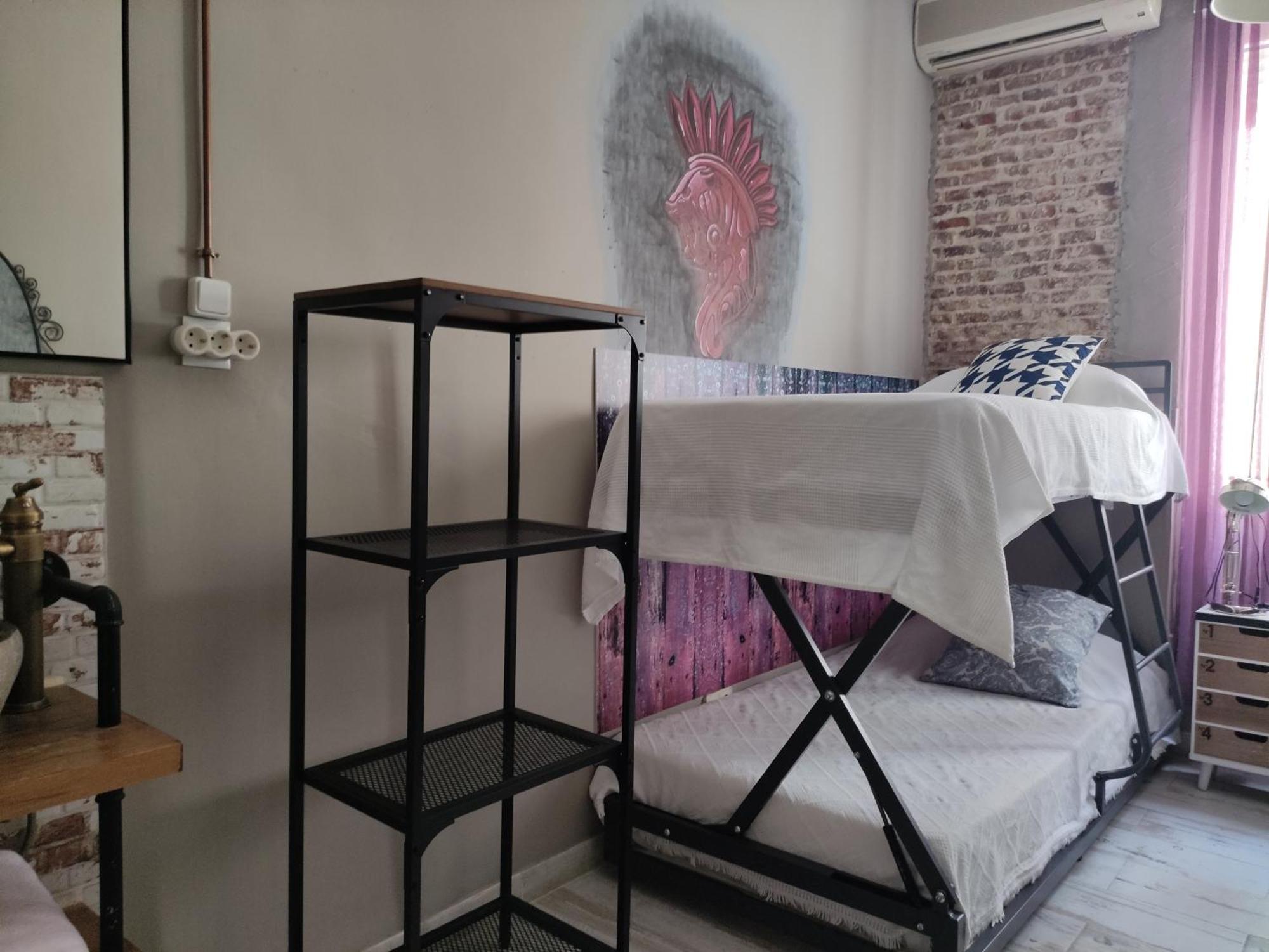 Hostal Hispalense Мадрид Екстериор снимка
