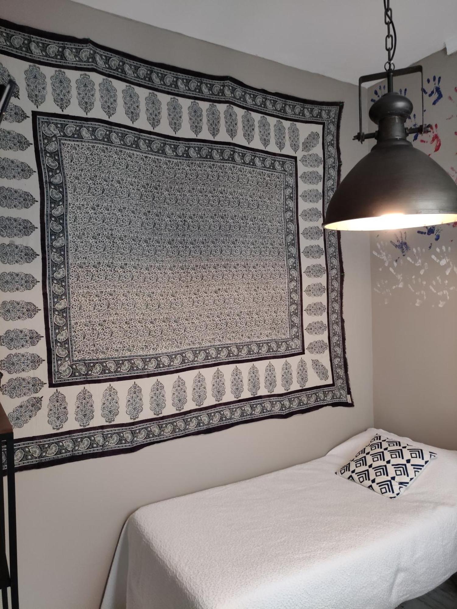 Hostal Hispalense Мадрид Екстериор снимка
