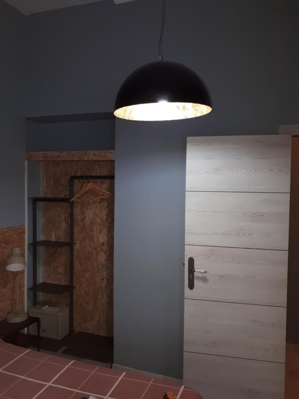 Hostal Hispalense Мадрид Екстериор снимка
