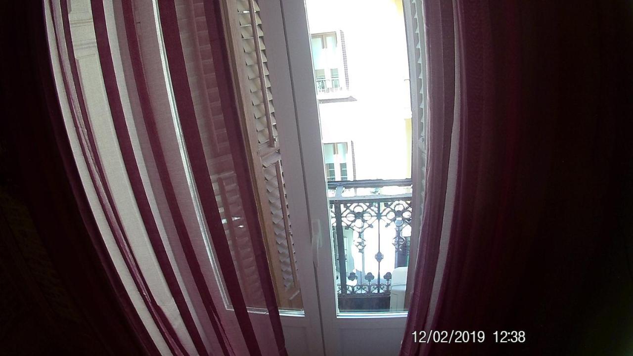 Hostal Hispalense Мадрид Екстериор снимка