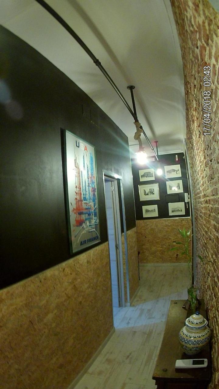 Hostal Hispalense Мадрид Екстериор снимка